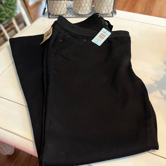 NWT Torrid Source of Wisdom Black Stretch Jeans!  Holds shape! Never worn! - Picture 3 of 4